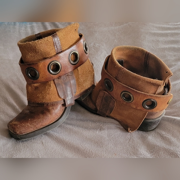 Hand detailed Mossimo Supply Co. Brown Cowgirl boots with 2 sets of boot cuffs. - Picture 2 of 9